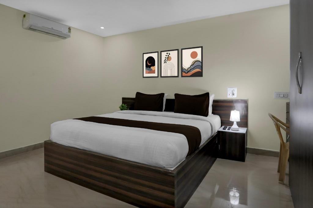 Guest room at Hotel CDR Grand in Amaravati